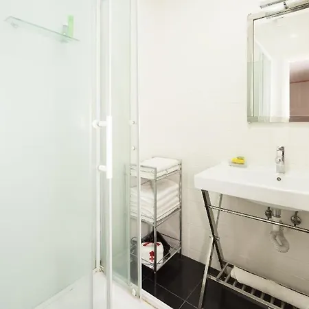 Large & Relaxing Loft In Alfama Apartment *